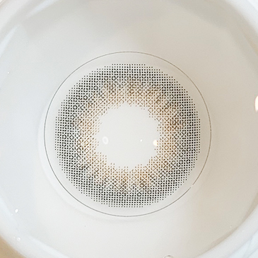 モラク,MOLAK,モラクマンスリー,ミラーグレー,MirrorGray,MOLAK Monthly,LE SSERAFIM ,宮脇咲良,さくらたん,ナチュラルカラコン,色素薄い系カラコン,ハーフ系カラコン,マンスリーカラコン,カラコン着レポ,モアコンモデル,モアコンタクト,モアコン,カラコン通販